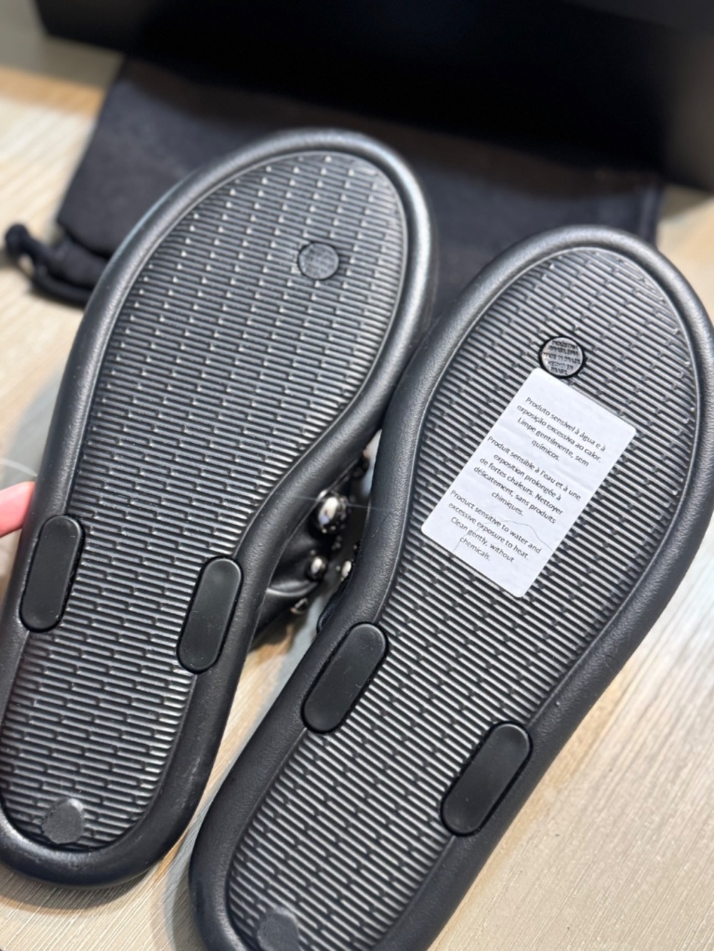 ISABEL MARANT x HAVIANA STUDDED BLACK SANDAL - Picture 3 of 5